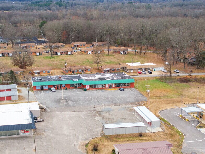 More Photos Of 20310 Main St E, Huntingdon Storefront For Sale