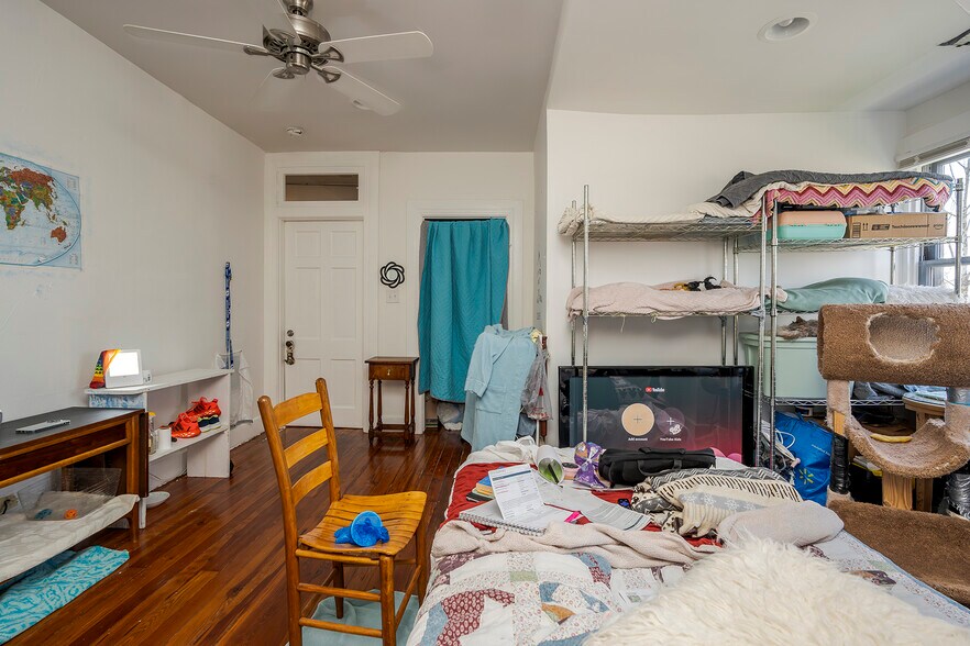 More Photos Of 199 E Loudon Ave, Lexington Office Residential For Sale