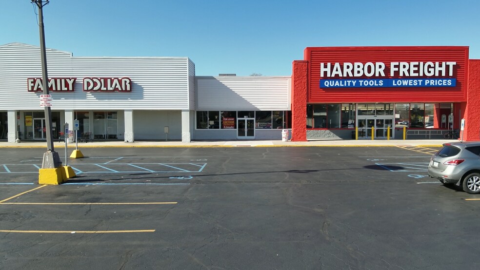 Primary Photo Of 1709-1715 S Memorial Dr, New Castle General Retail For Lease
