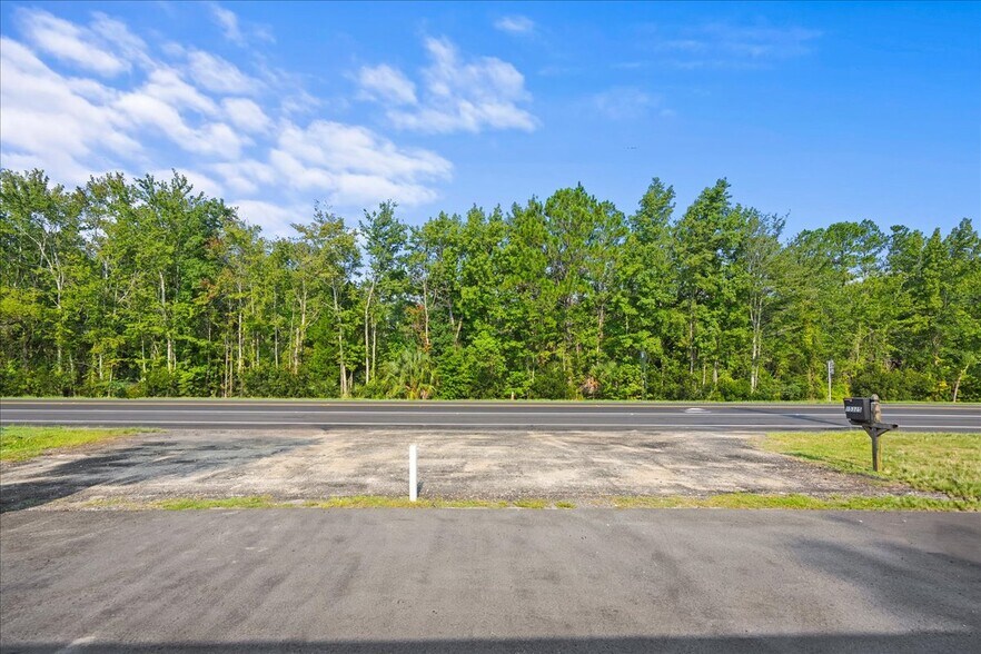 More Photos Of 15325 North Main St, Jacksonville Flex For Sale