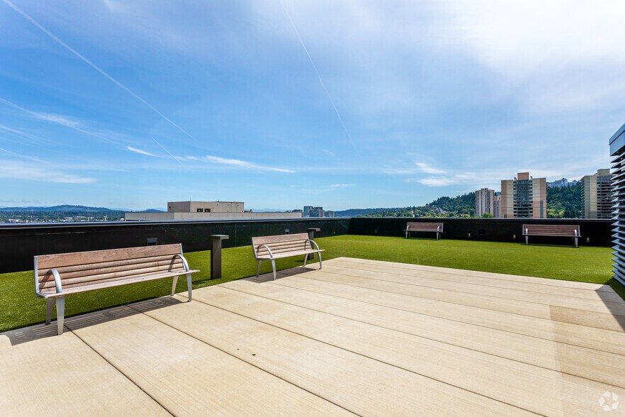 More Photos Of 140 SW Columbia St, Portland Apartments For Lease