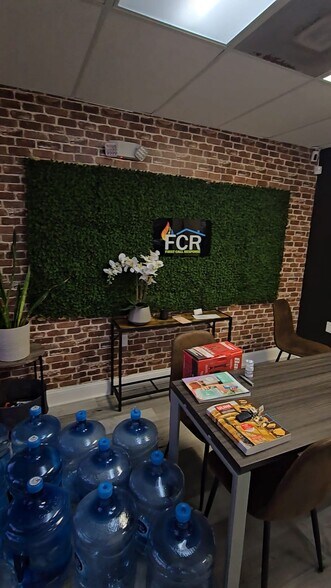 More Photos Of 10002-10192 NW 50th St, Sunrise Light Distribution For Lease