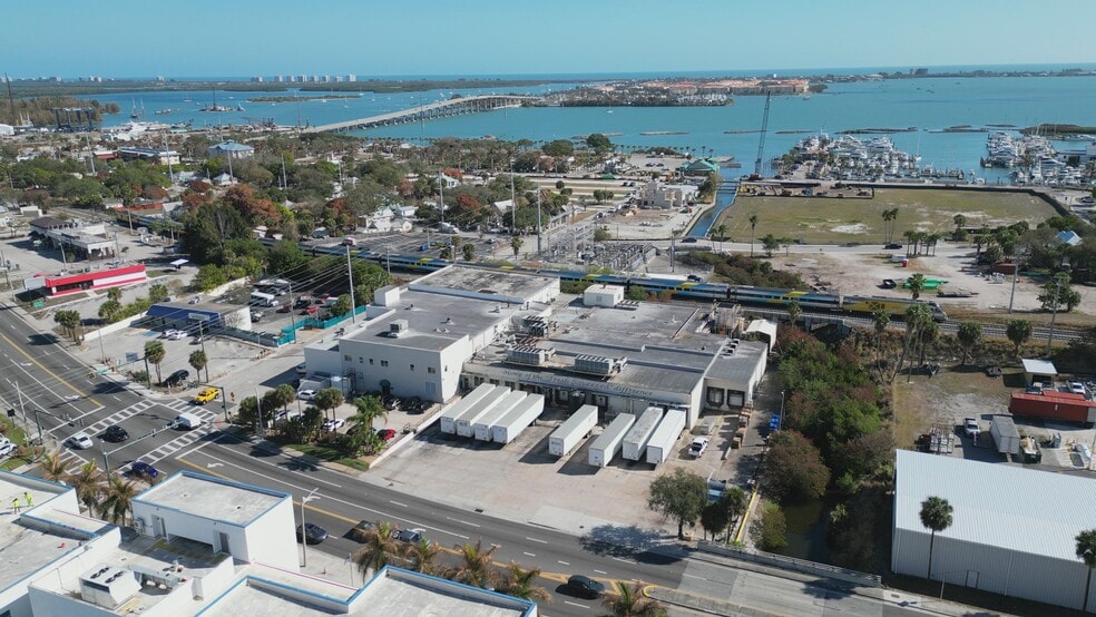 Primary Photo Of 330 N US Highway 1, Fort Pierce Food Processing For Sale