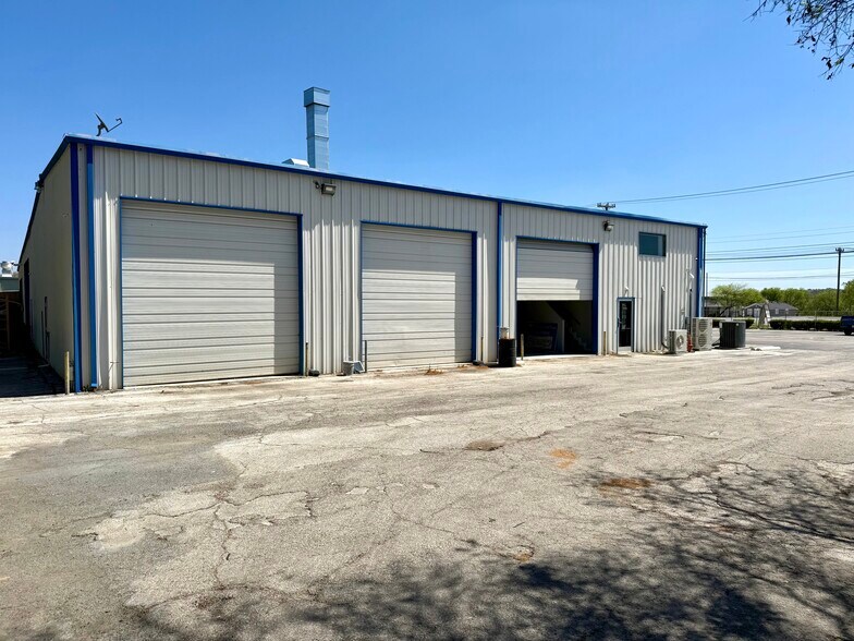 More Photos Of 10219 Culebra Rd, San Antonio Auto Repair For Lease