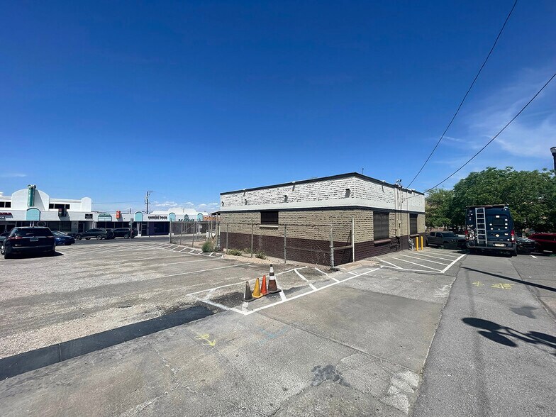 More Photos Of 108 Market St, Henderson Office For Sale