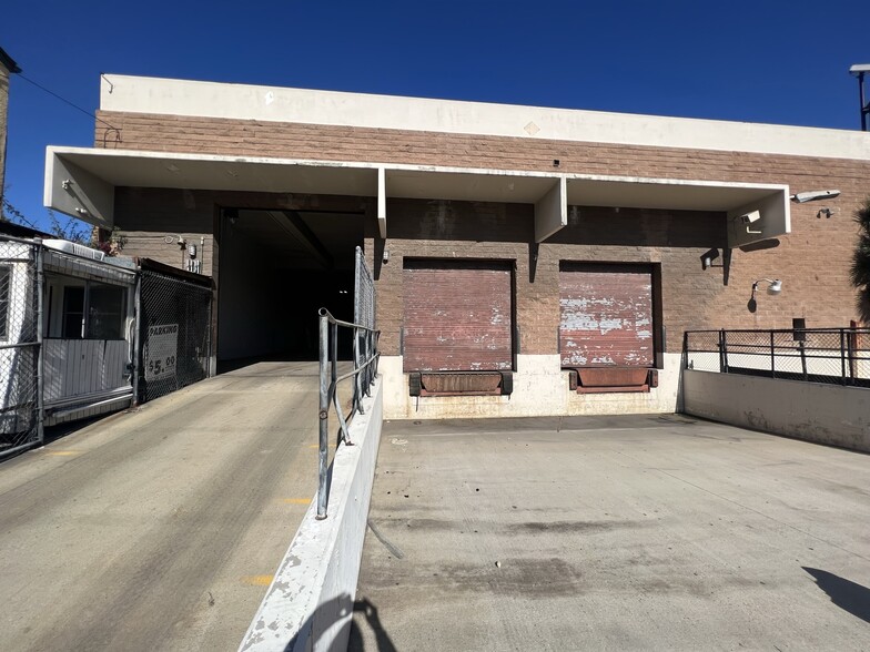 More Photos Of 1330 W Pico Blvd, Los Angeles Warehouse For Lease