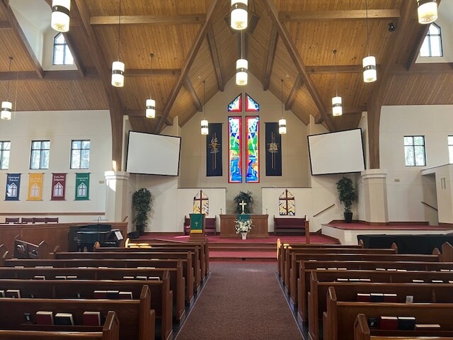More Photos Of 3910 W Lake Houston Pky, Kingwood Religious Facility For Lease