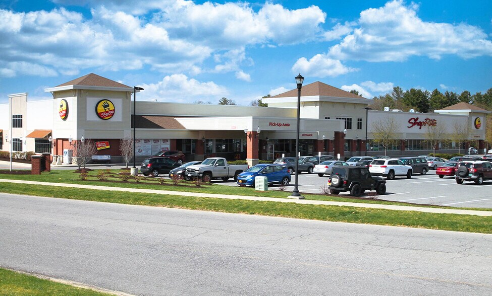 More Photos Of 41 Vista Blvd, Slingerlands Supermarket For Lease