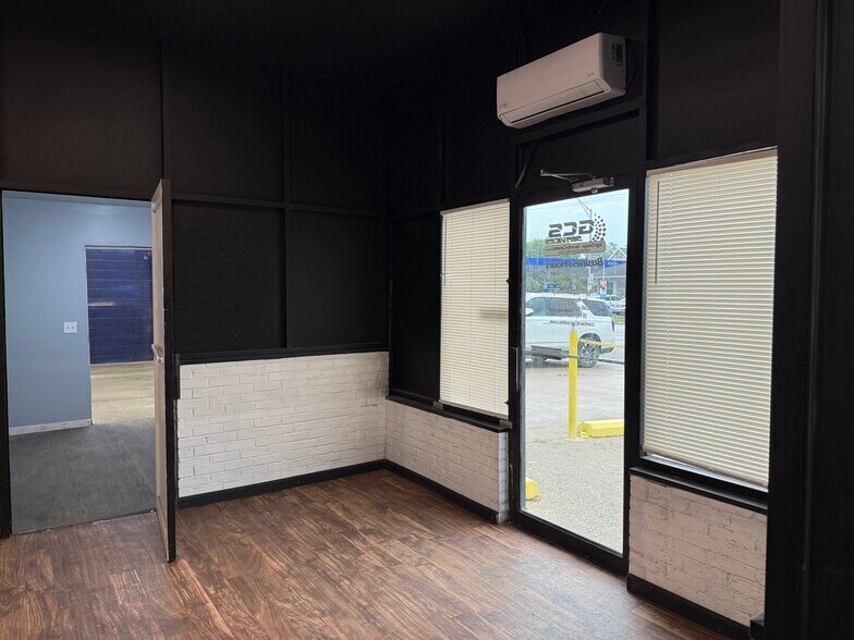 More Photos Of 1717-1721 S High St, Columbus Flex For Lease