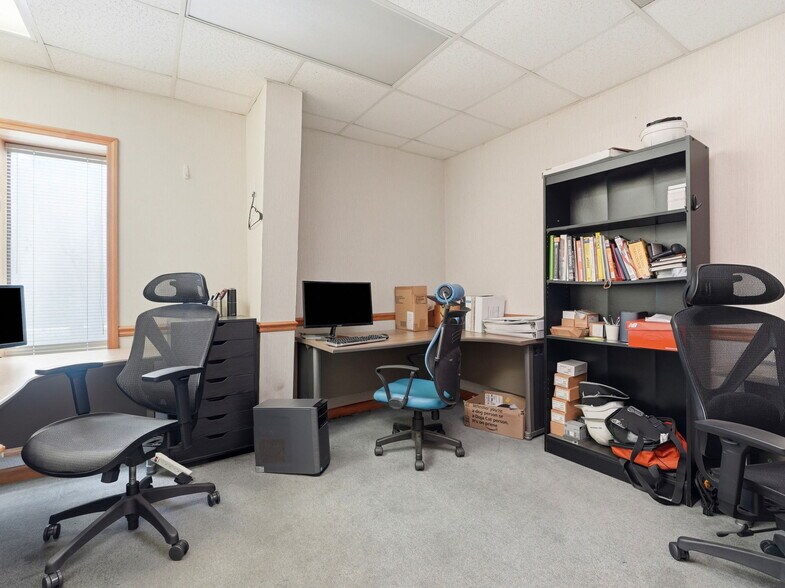 More Photos Of 112 Corporate Park East Dr, Lagrange Industrial For Sale