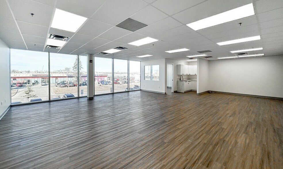 More Photos Of 3105-3223 5 Ave NE, Calgary Office For Sale