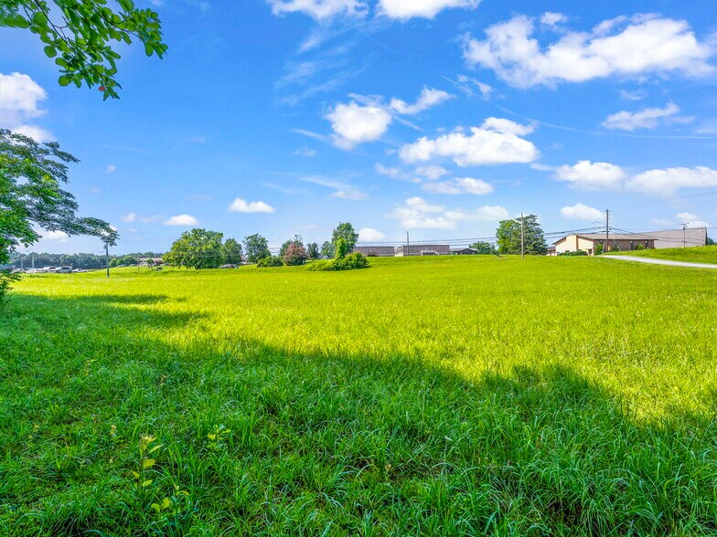 More Photos Of College St S, Winchester Land For Sale
