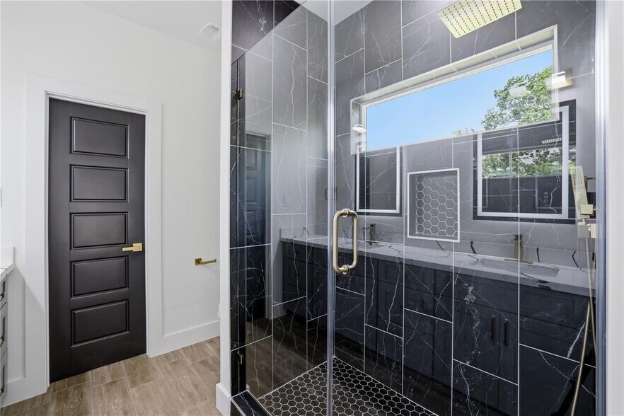 More Photos Of 5515 Elm Springs Dr, Houston Apartments For Sale