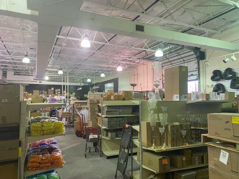 More Photos Of 2481 Dinneen Ave, Orlando Warehouse For Lease