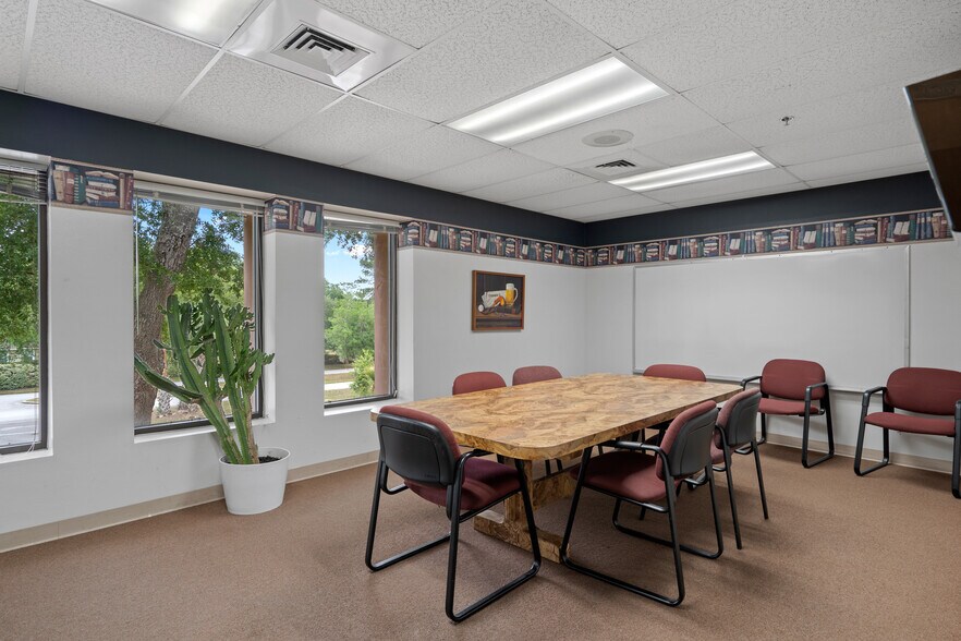 More Photos Of 1624 N Meadowcrest Blvd, Crystal River Manufacturing For Lease