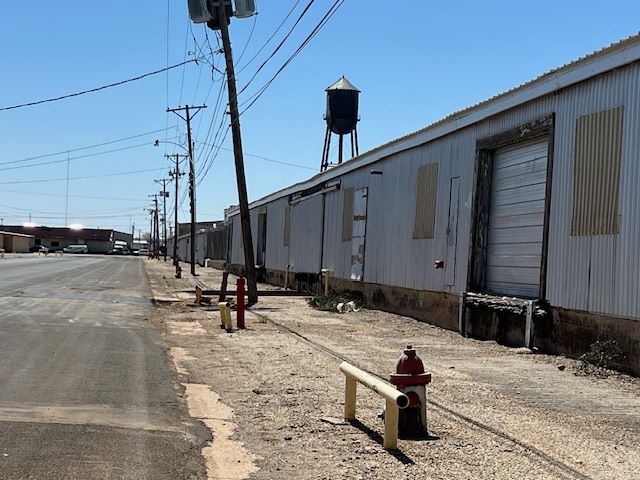 More Photos Of 2411 Avenue E, Lubbock Industrial For Sale