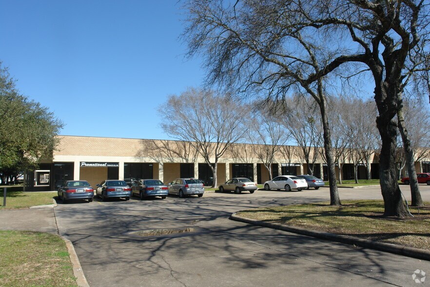 More Photos Of 1700-1750 W Sam Houston Pky N, Houston Unknown For Lease
