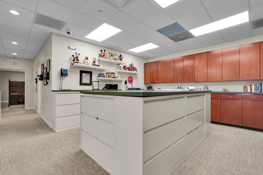 More Photos Of 2141 Rowland Ave, Savannah Office For Sale