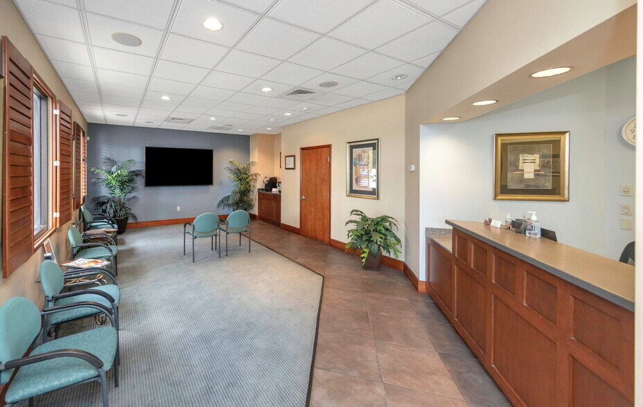 More Photos Of 2346 Drew St, Clearwater Office For Sale