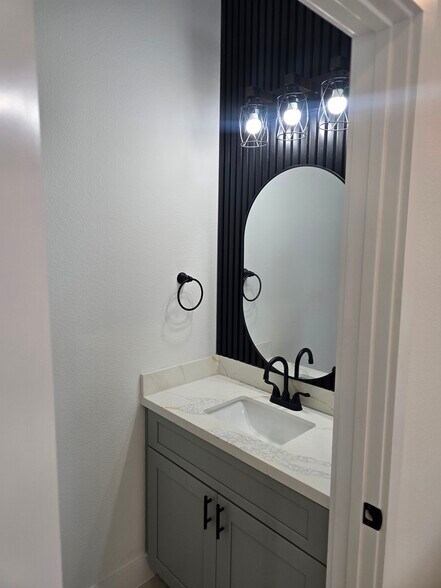 More Photos Of 4501 Newberry St, Houston Apartments For Sale