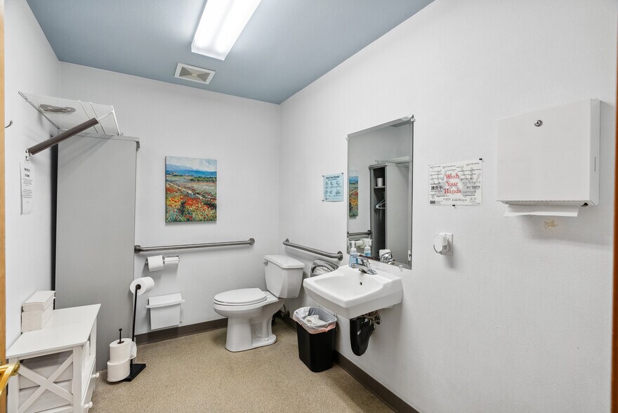 More Photos Of 126 15th St SE, Puyallup Medical For Lease