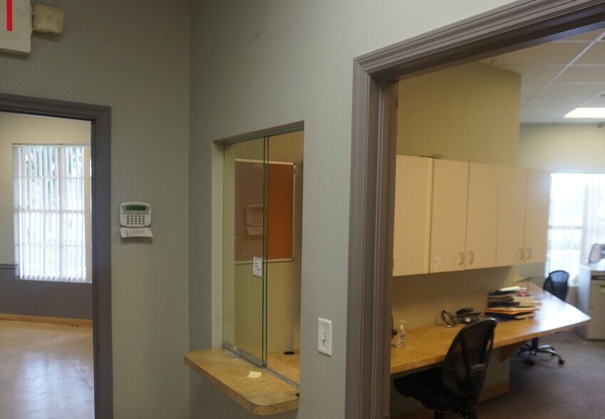 More Photos Of 10422 US Highway 301 S, Riverview Medical For Lease