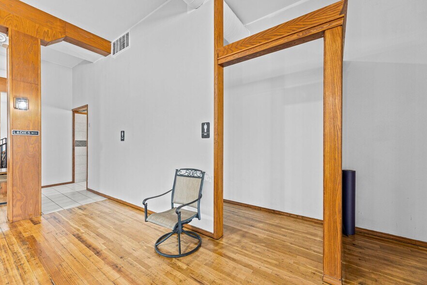 More Photos Of 415 W Madison Ave, Iola Restaurant For Sale