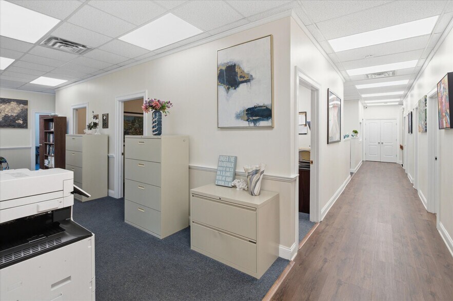 More Photos Of 1038 West Jericho Tpke, Smithtown Office For Sale