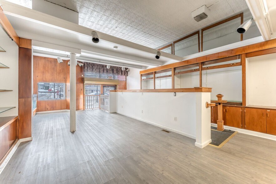 More Photos Of 1-5 Broadway, Bangor Apartments For Lease