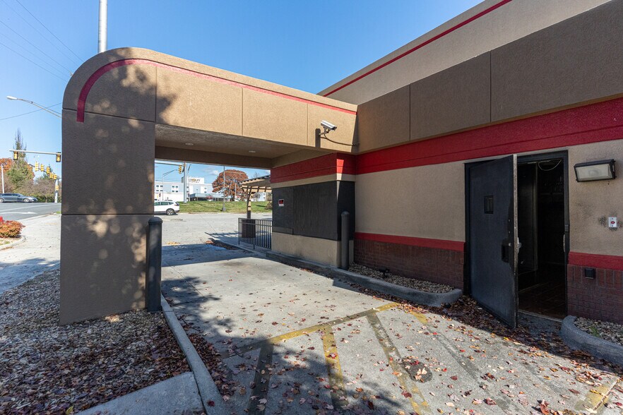 More Photos Of 2901 Candlers Mountain Rd, Lynchburg Fast Food For Sale