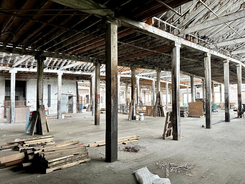 More Photos Of 5215 N 2nd St, Saint Louis Warehouse For Sale