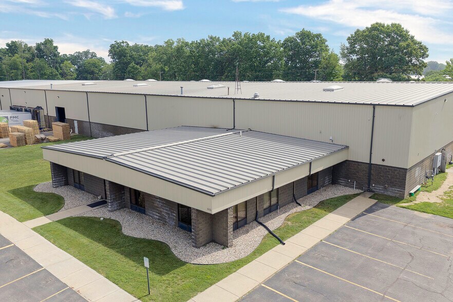 More Photos Of 1000 Sako Ct, Elkhart Warehouse For Lease