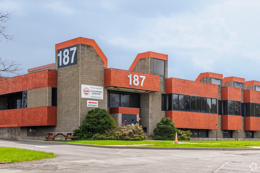 Primary Photo Of 187 N Concourse, North Syracuse Office For Lease