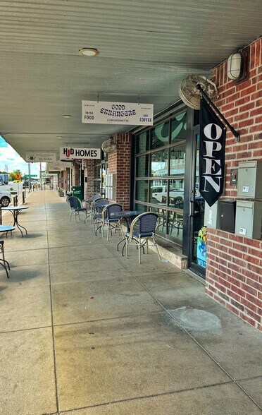 More Photos Of 120 W 2nd St, Taylor General Retail For Sale