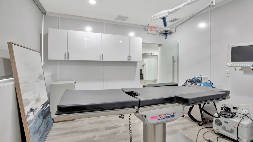 More Photos Of 7050 NW 4th St, Plantation Medical For Sale