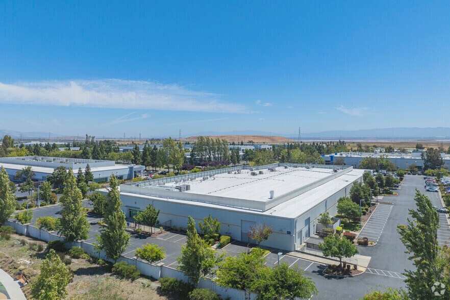 More Photos Of 39611 Eureka Dr, Newark Unknown For Lease