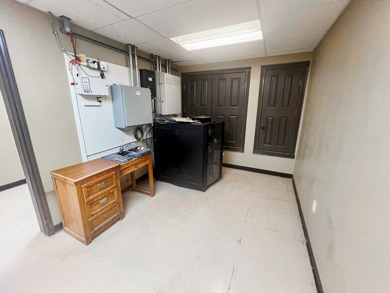 More Photos Of 4201 E CR 72, Midland Industrial For Sale