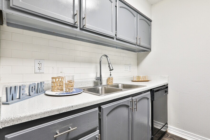 More Photos Of 6602 Everhart Rd, Corpus Christi Apartments For Sale