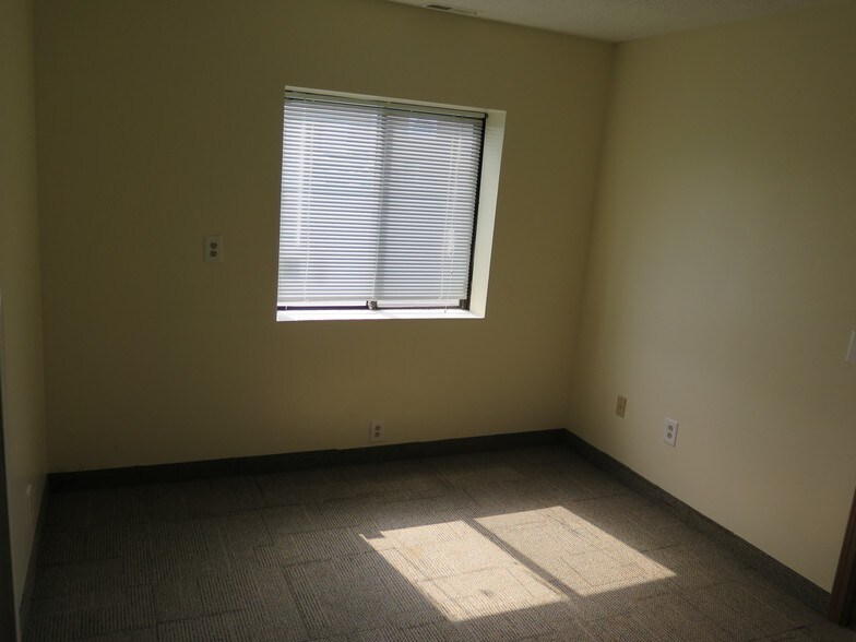 More Photos Of 755-757 Warehouse Rd, Toledo Light Manufacturing For Lease