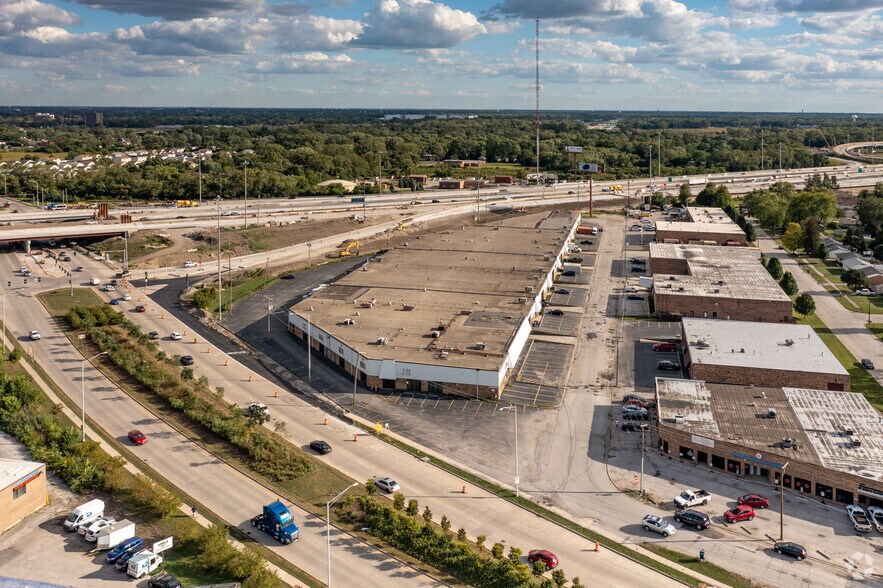 More Photos Of 14816-14836 S Campbell Ave, Posen Warehouse For Lease