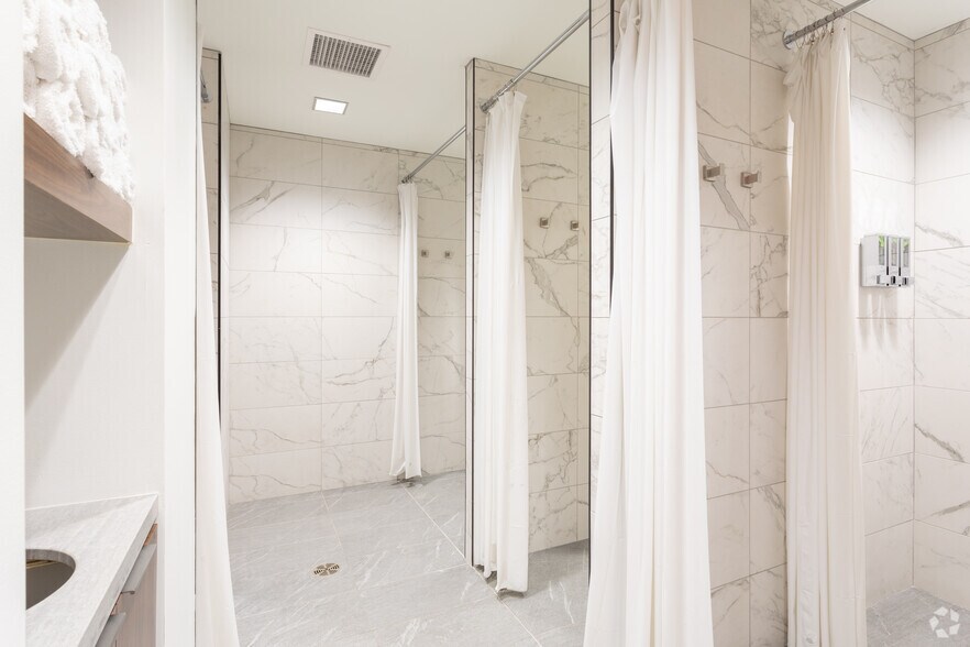 More Photos Of 2101 L St NW, Washington Office For Sale