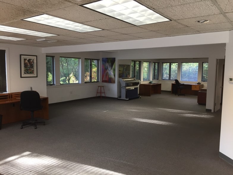 More Photos Of 5397 Twin Knolls Rd, Columbia Office Residential For Sale