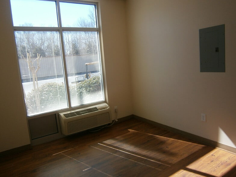 More Photos Of 1000 Sany Way, Peachtree City Self Storage For Lease