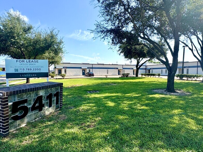 Primary Photo Of 5411 Brookglen Dr, Houston Warehouse For Lease