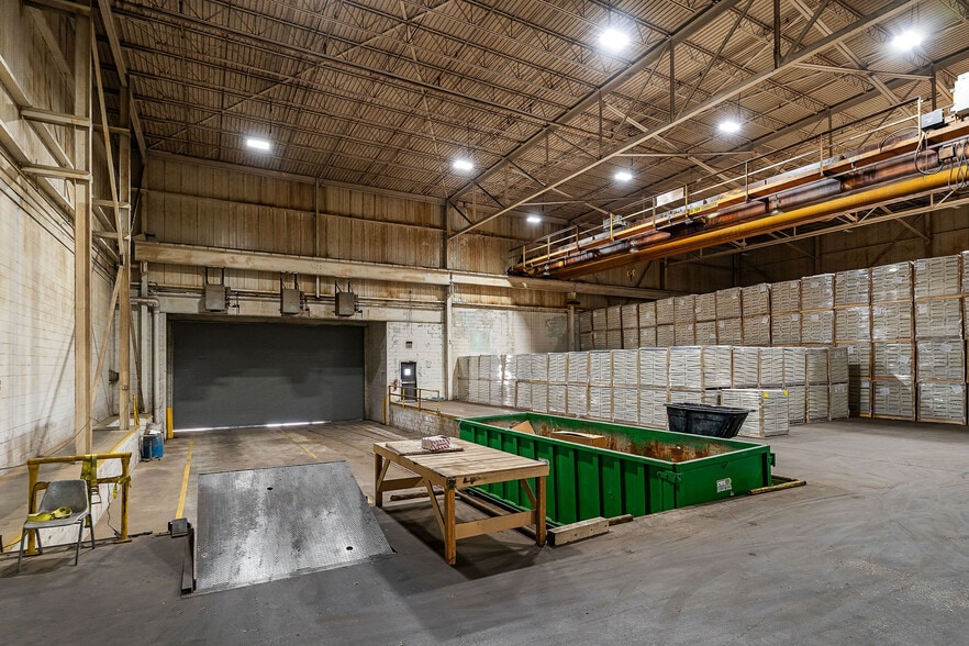 More Photos Of 204 Red Rd, McMinnville Warehouse For Sale