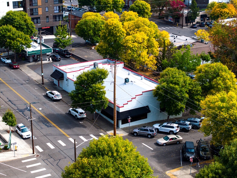 More Photos Of 302 NE 6th Ave, Camas Freestanding For Lease