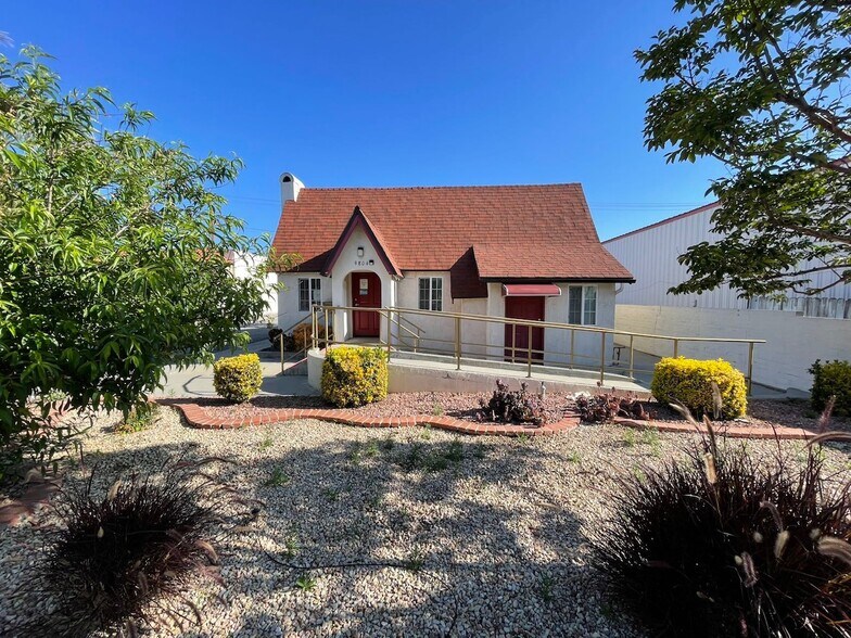 Primary Photo Of 9804 Foothill Blvd, Rancho Cucamonga Medical For Lease