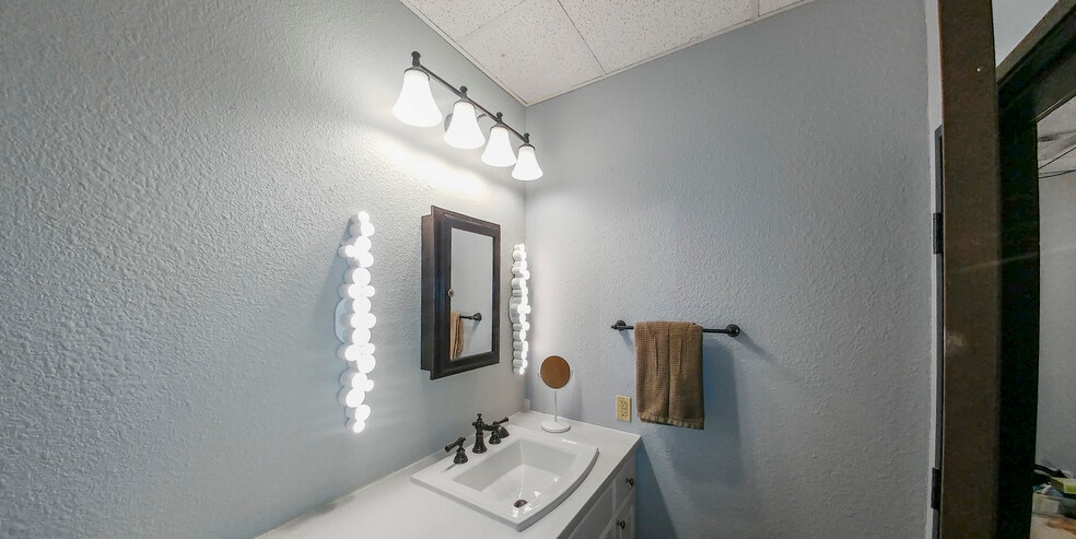 More Photos Of 2380 S Broadway, Denver Storefront Retail Office For Sale