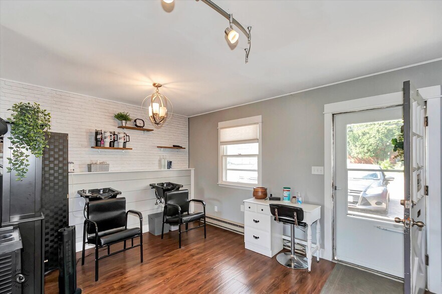 More Photos Of 1112 E Railroad St, Sandwich Office For Sale