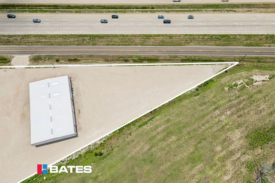 More Photos Of 5200 N I-45 Hwy, Ennis Unknown For Lease